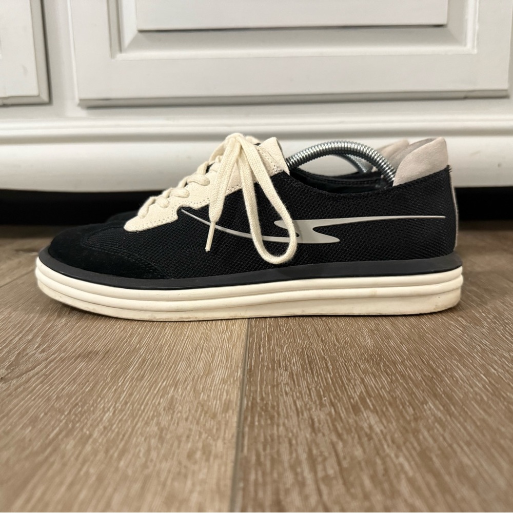 Franco Sarto Black and Cream Sneakers Size 8